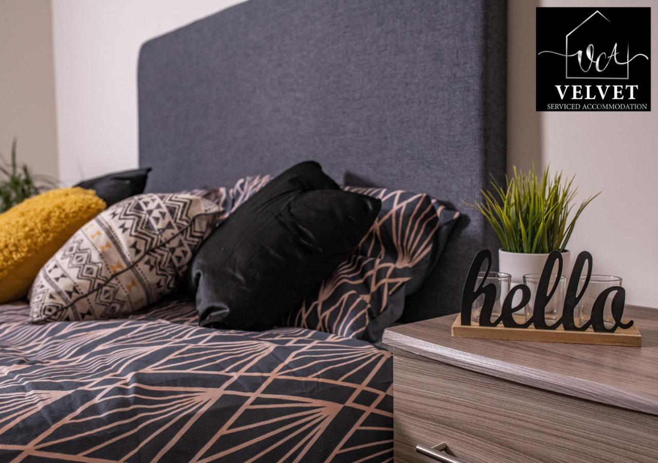 1 Bed House At Velvet Serviced Accommodation Swansea With Free Parking & Wifi - Sa1 ภายนอก รูปภาพ