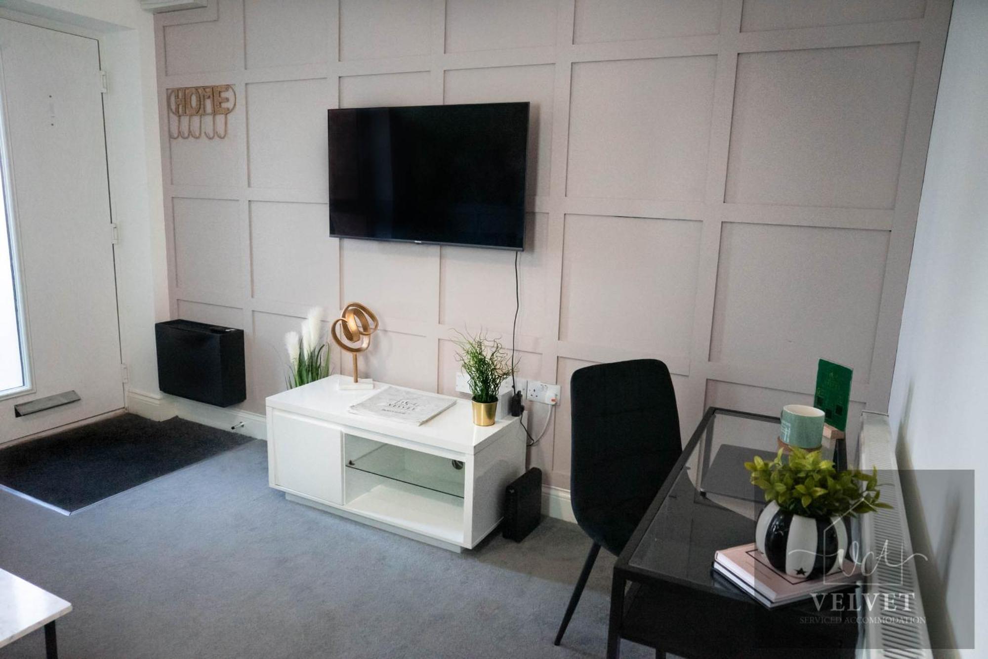 1 Bed House At Velvet Serviced Accommodation Swansea With Free Parking & Wifi - Sa1 ภายนอก รูปภาพ